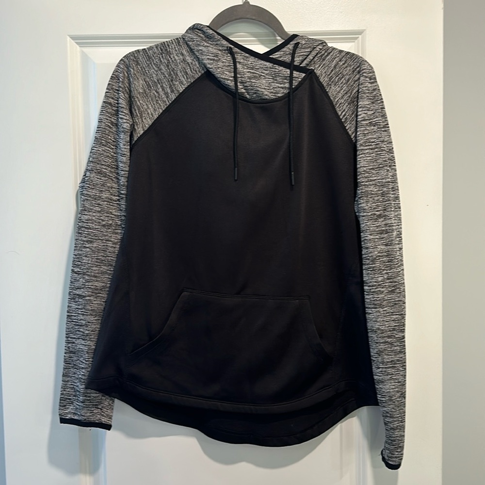 Athletic Works hooded sweatshirt, size M, 100% polyester, fleecy lining